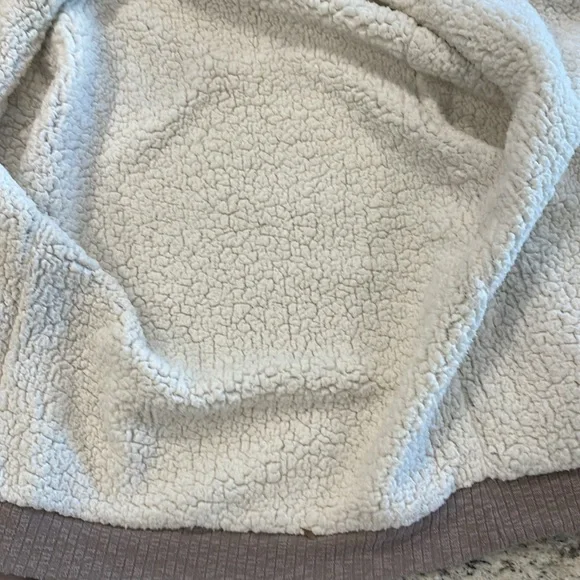 Splendid 95% cotton jacket withh faux Sherpa lining. So soft! Nice taupe. GUC! - Picture 7 of 10